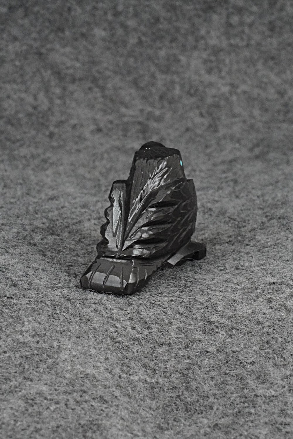 Crow Zuni Fetish Carving - Tony Mackel