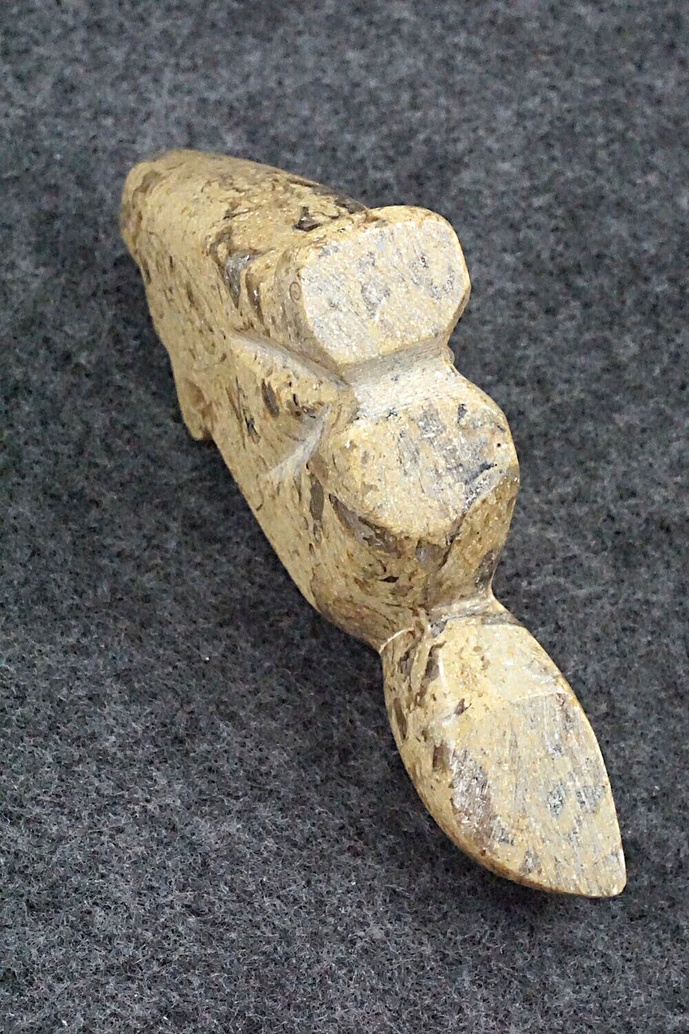Wolf Zuni Fetish Carving - Bernard Laiwakete