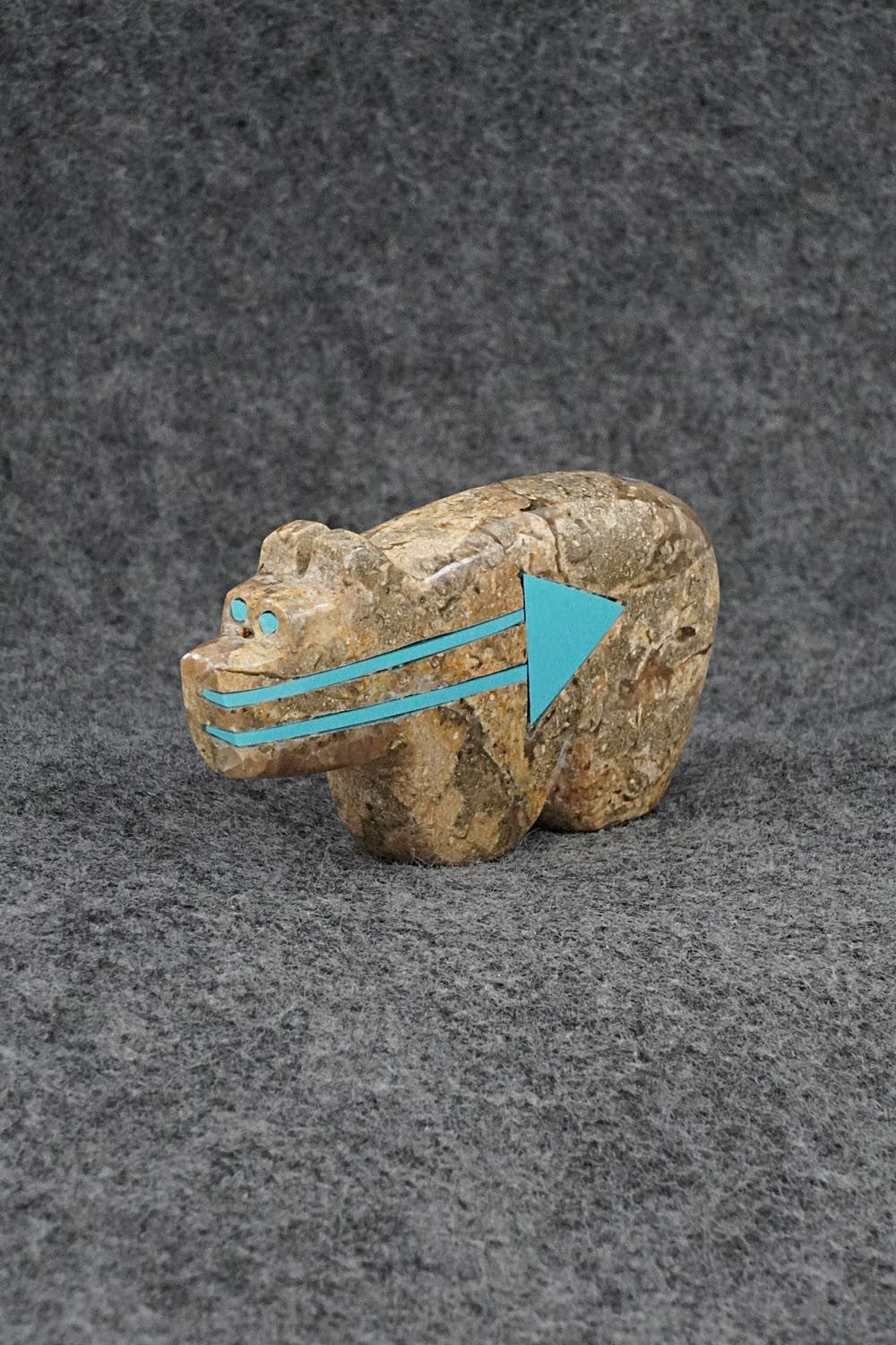Bear Zuni Fetish Carving - Bernard Laiwakete