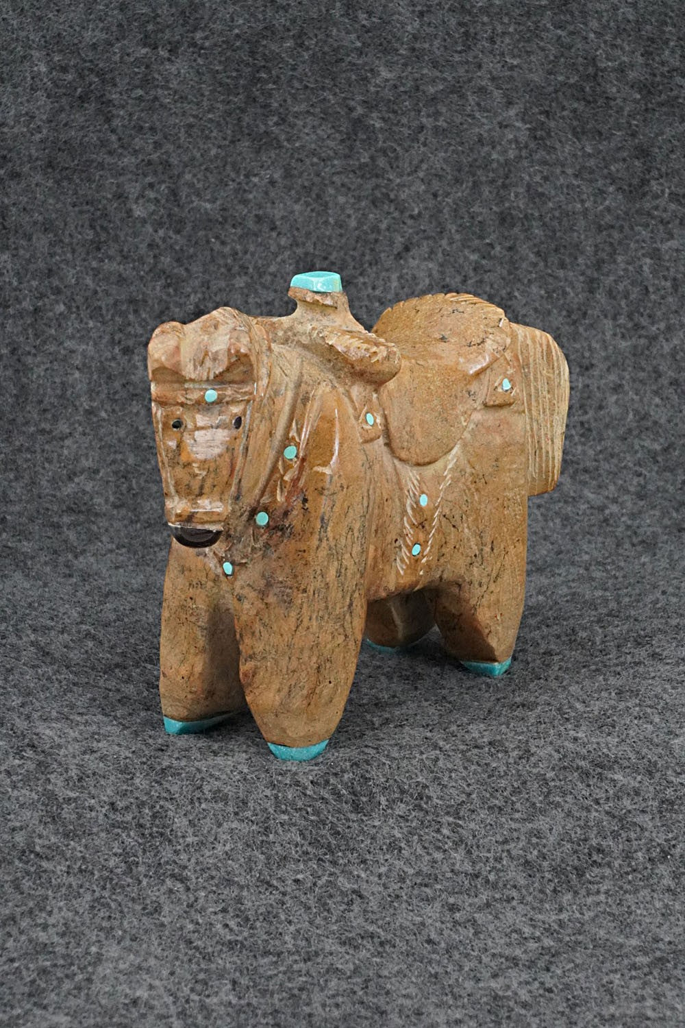 Horse Zuni Fetish Carving - Freddie Leekya
