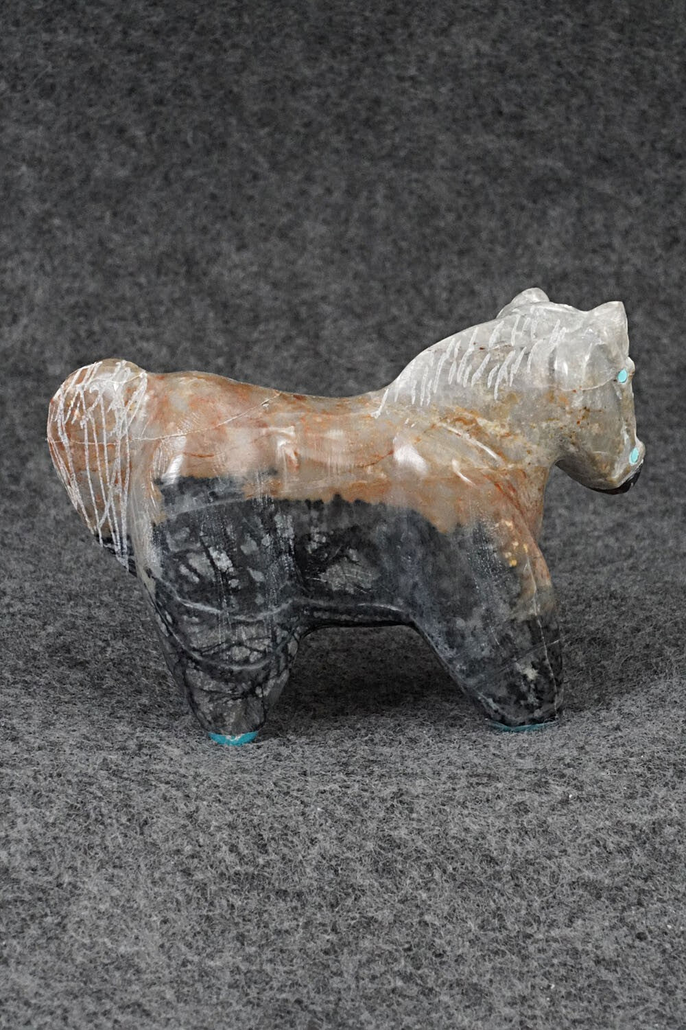 Horse Zuni Fetish Carving - Freddie Leekya