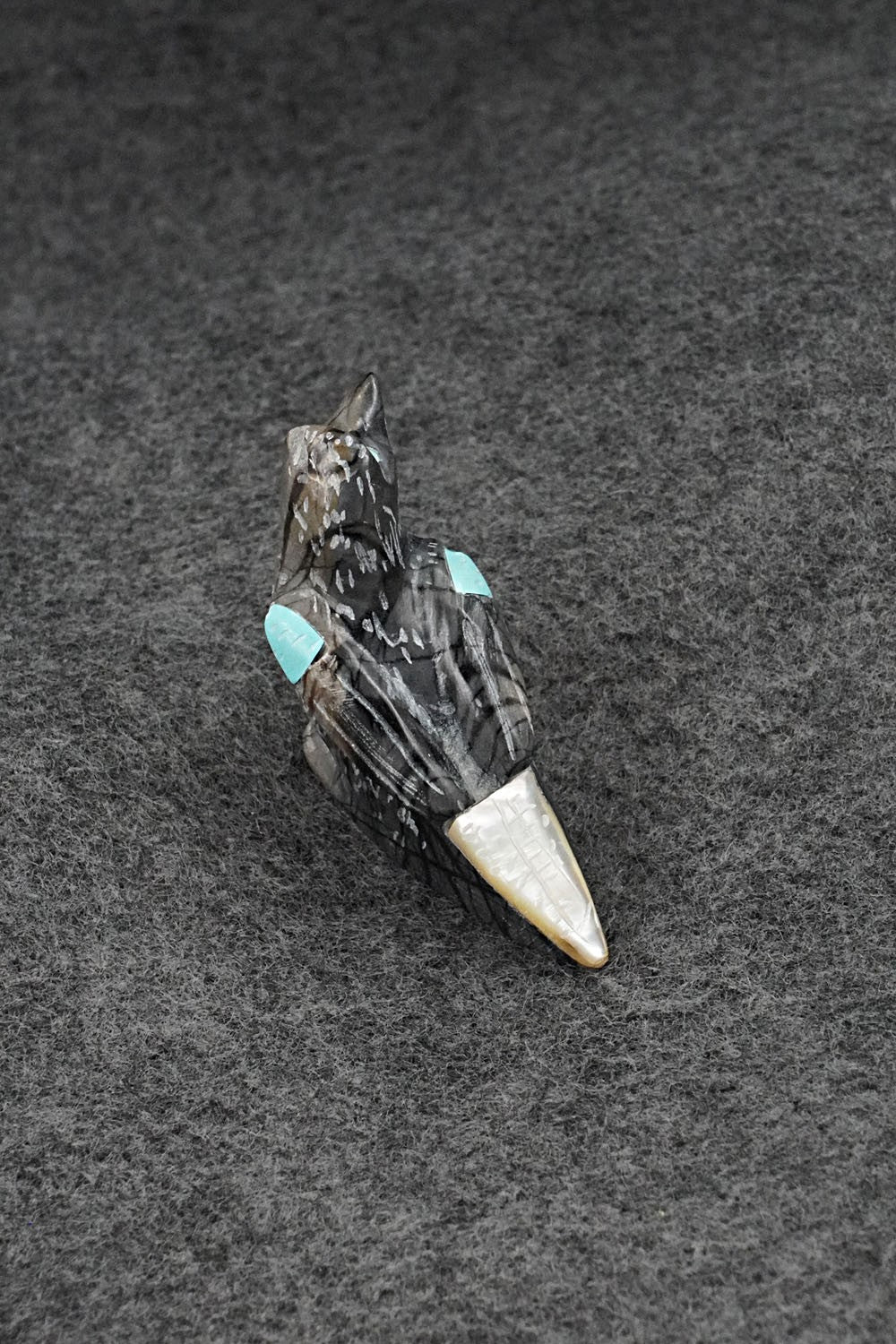 Bird Zuni Fetish Carving - Freddie Leekya