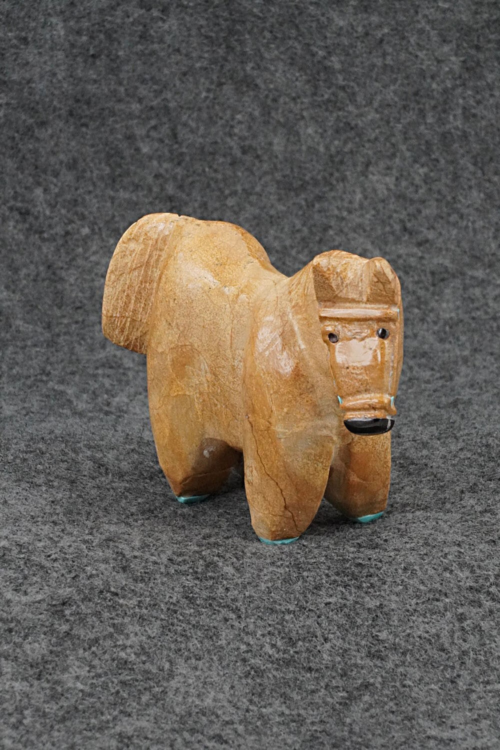 Horse Zuni Fetish Carving - Freddie Leekya