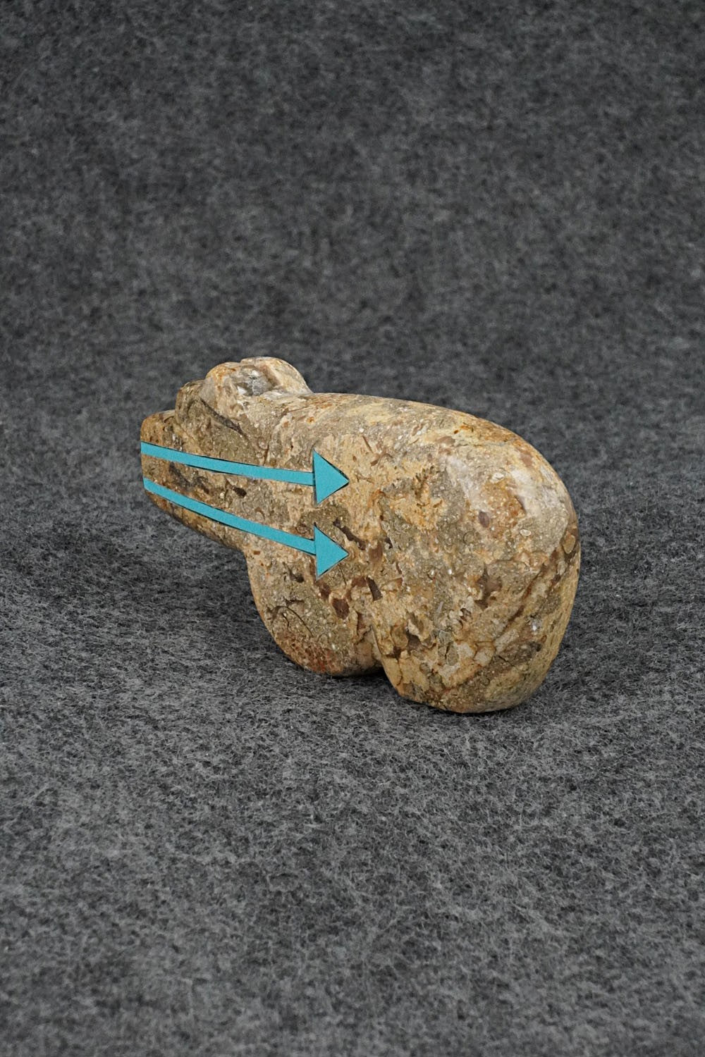 Bear Zuni Fetish Carving - Bernard Laiwakete