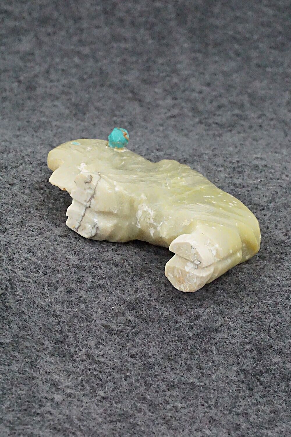Buffalo Zuni Fetish Carving - Kevin Quam