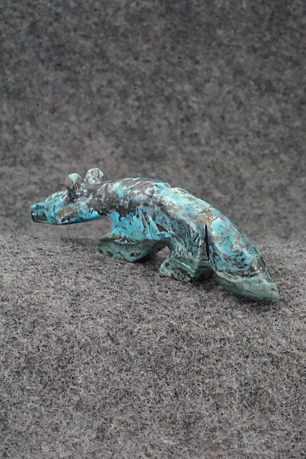 Wolf Zuni Fetish Carving - Reynold Lunasee