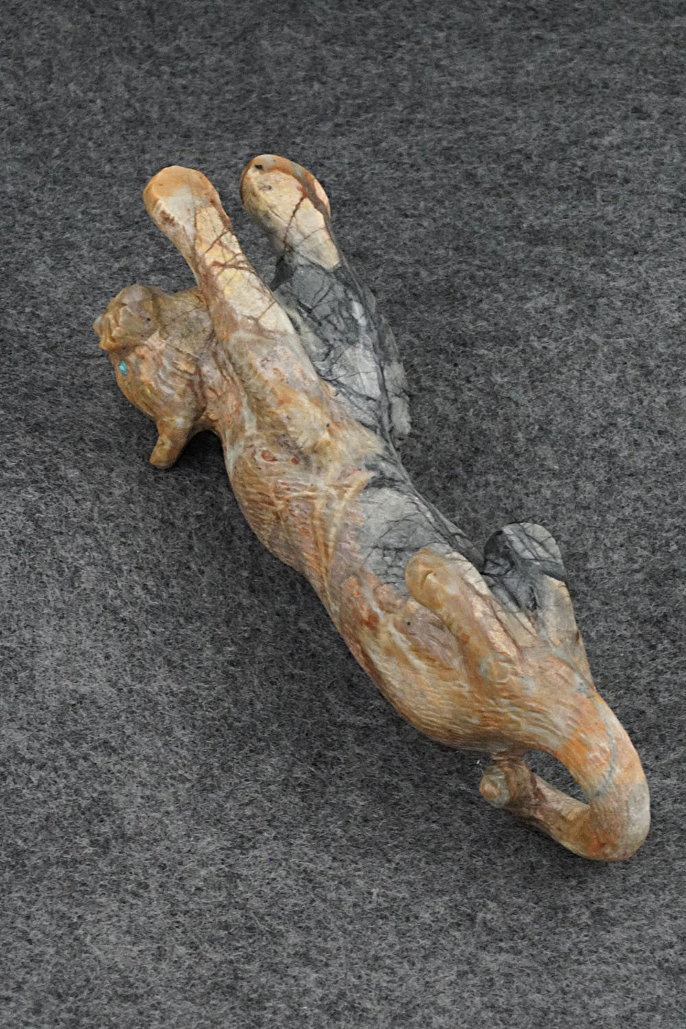 Mountain Lion Zuni Fetish Carving - Wilfred Cheama