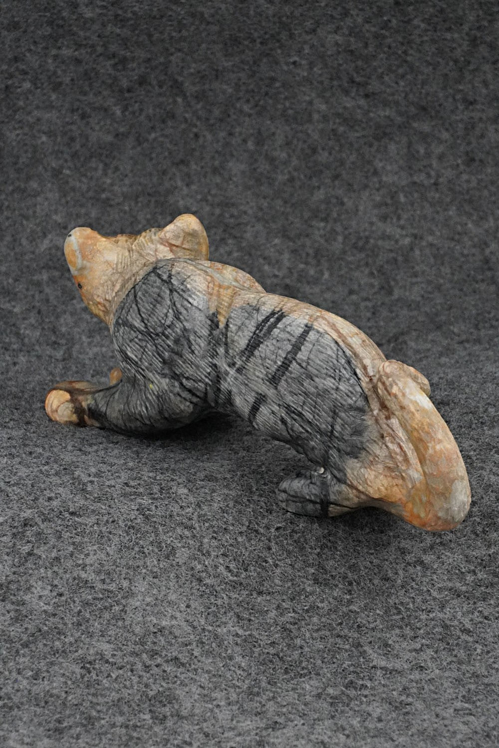 Mountain Lion Zuni Fetish Carving - Wilfred Cheama