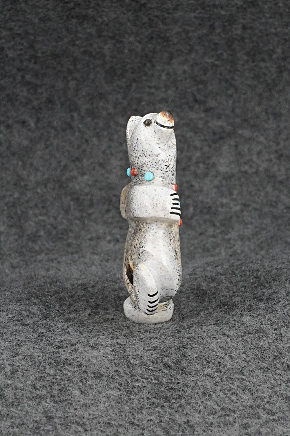 Bear Zuni Fetish Carving - Claudia Peina