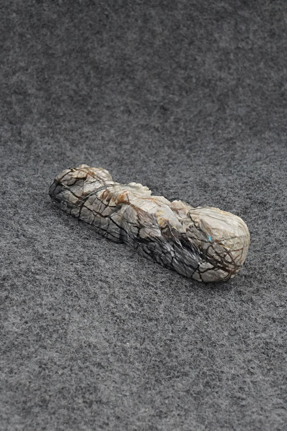 Otter Zuni Fetish Carving - Tony Mackel