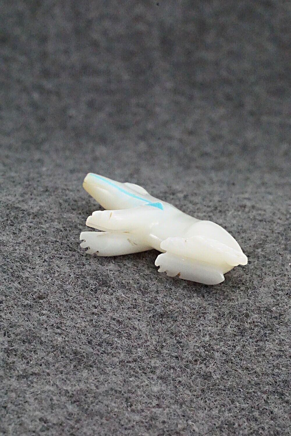 Wolf Zuni Fetish Carving - Andres Quandelacy