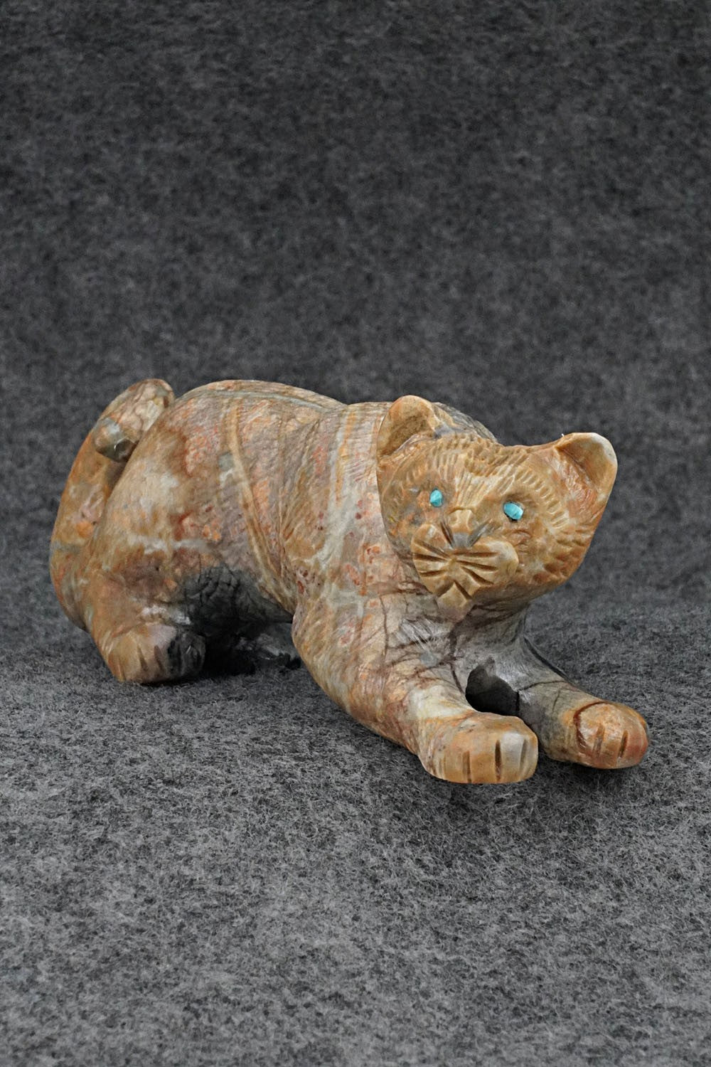 Mountain Lion Zuni Fetish Carving - Wilfred Cheama
