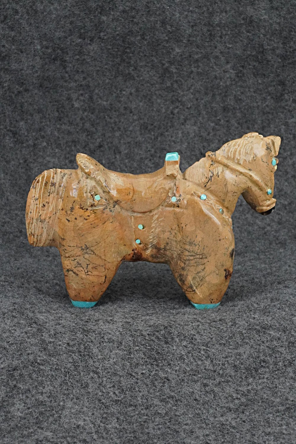 Horse Zuni Fetish Carving - Freddie Leekya