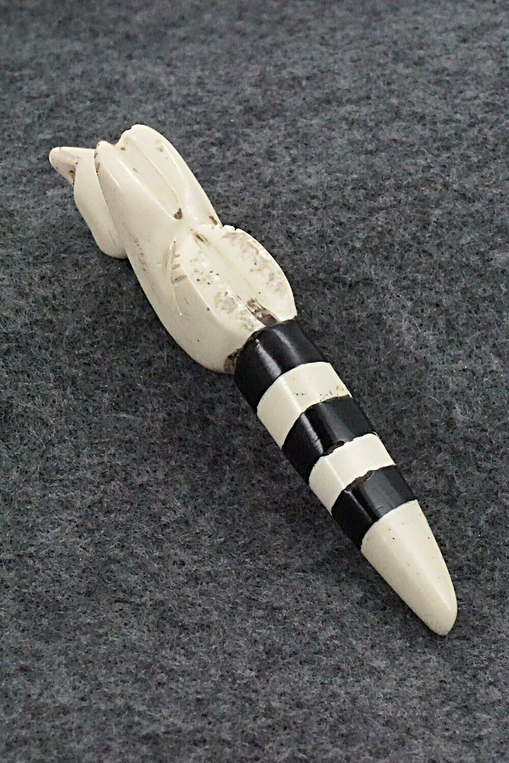 Raccoon Zuni Fetish Carving - Justin Red Elk