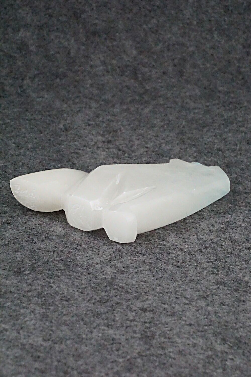 Wolf Zuni Fetish Carving - Bernard Laiwakete
