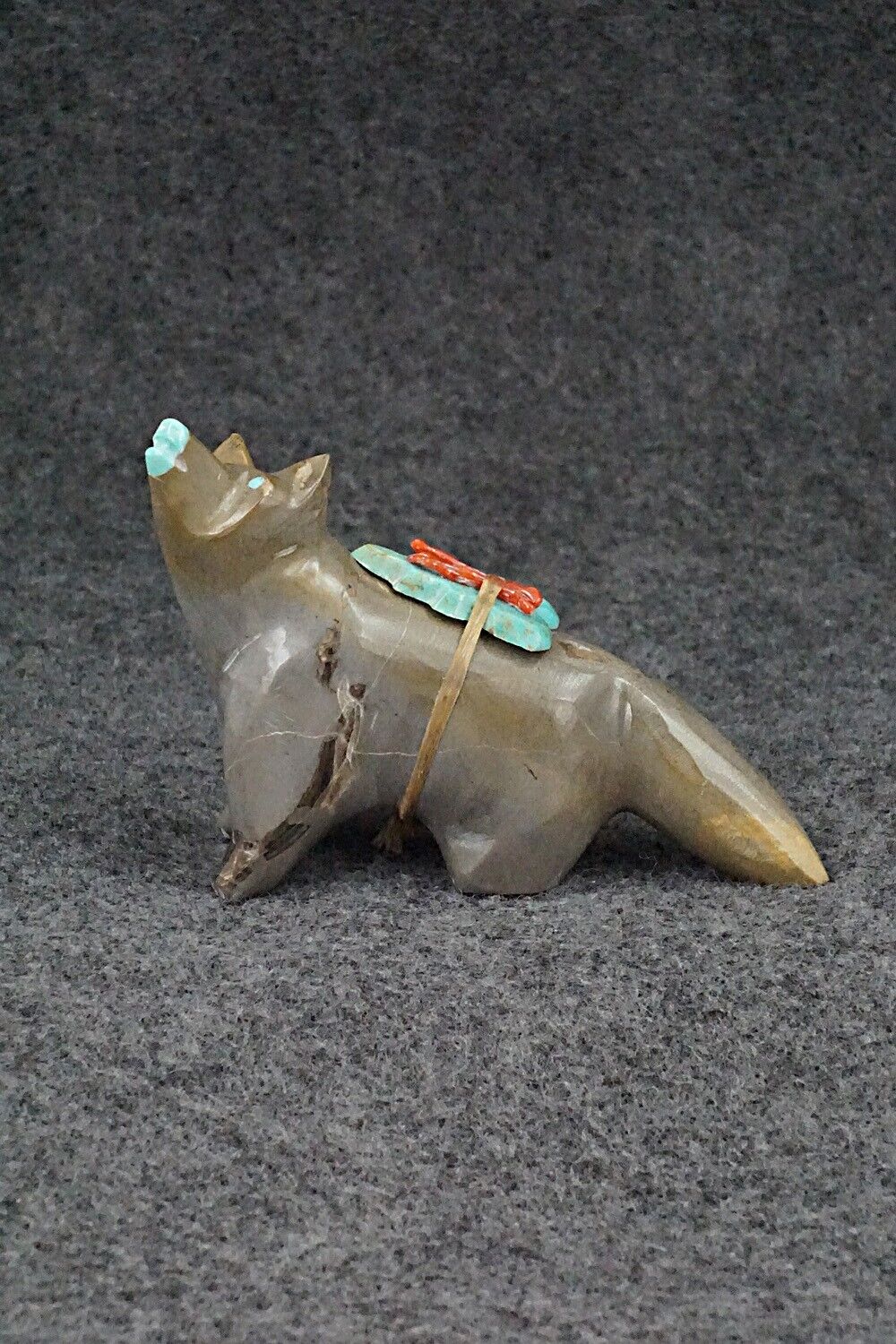 Wolf Zuni Fetish Carving - Enrike Leekya