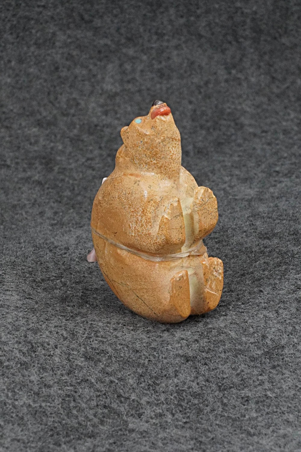Bear Zuni Fetish Carving - Freddie Leekya