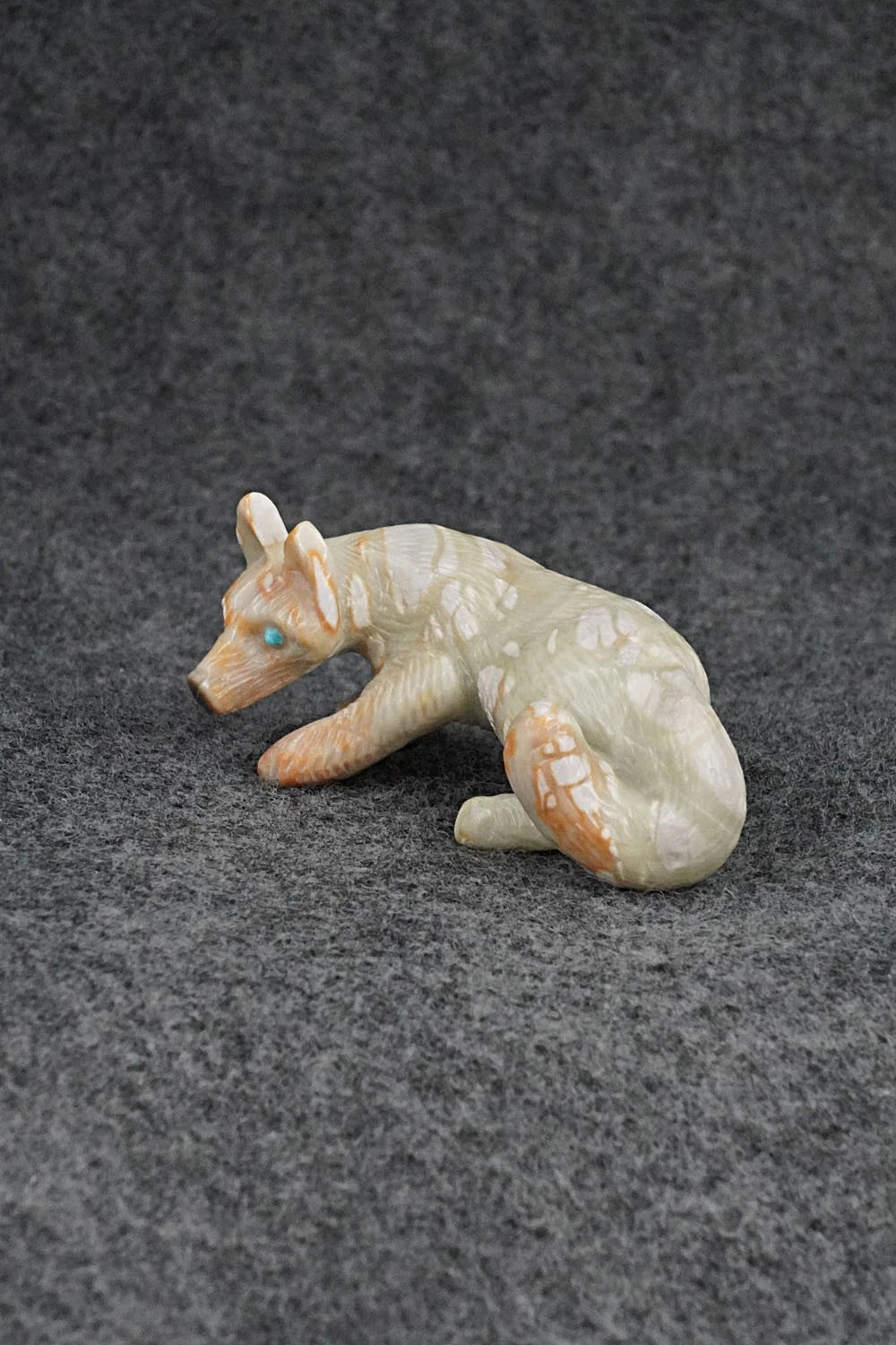 Wolf Zuni Fetish Carving - Wayne Cheama