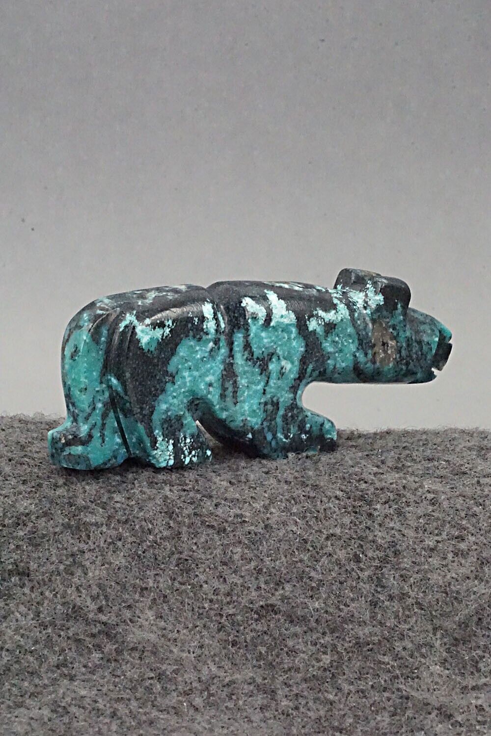 Mountain Lion Zuni Fetish Carving - Reynold Lunasee