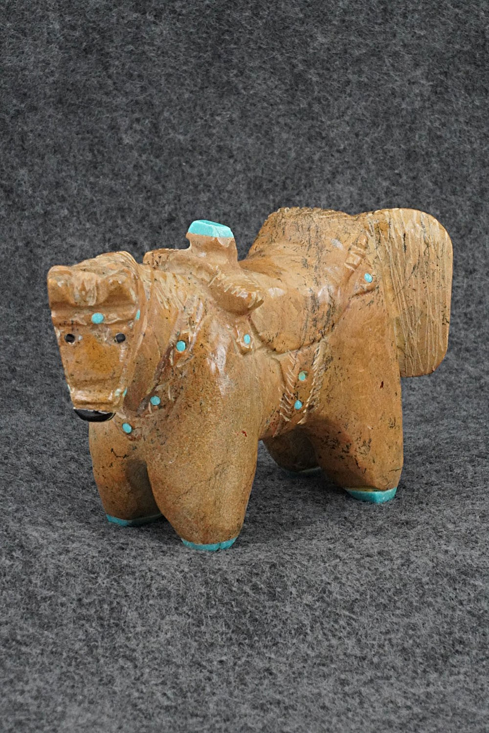 Horse Zuni Fetish Carving - Freddie Leekya