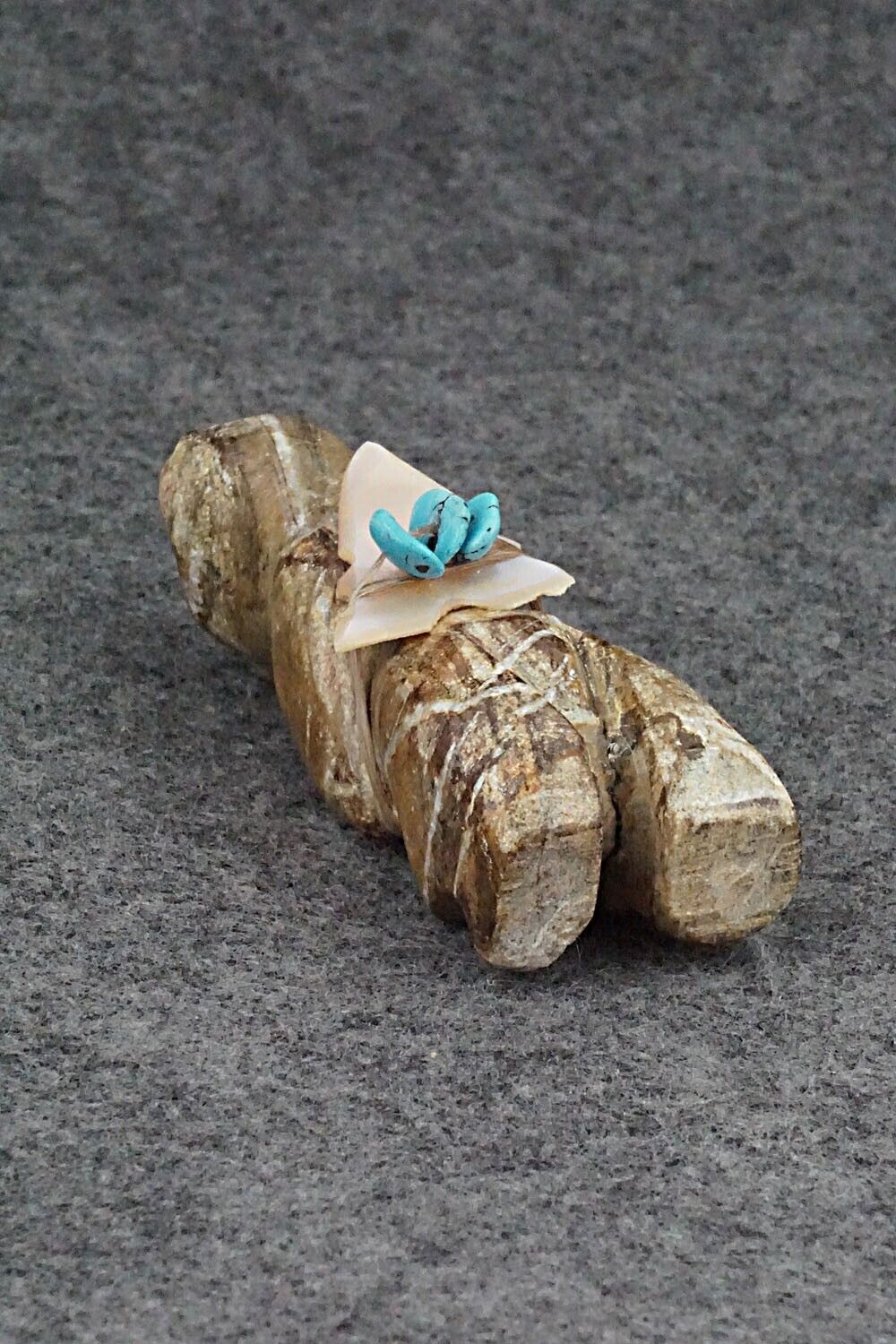 Bear Zuni Fetish Carving - Ariane Quam
