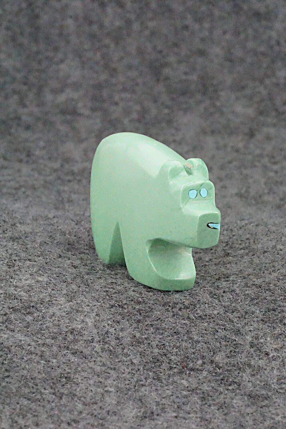 Bear Zuni Fetish Carving - Bernard Laiwakete