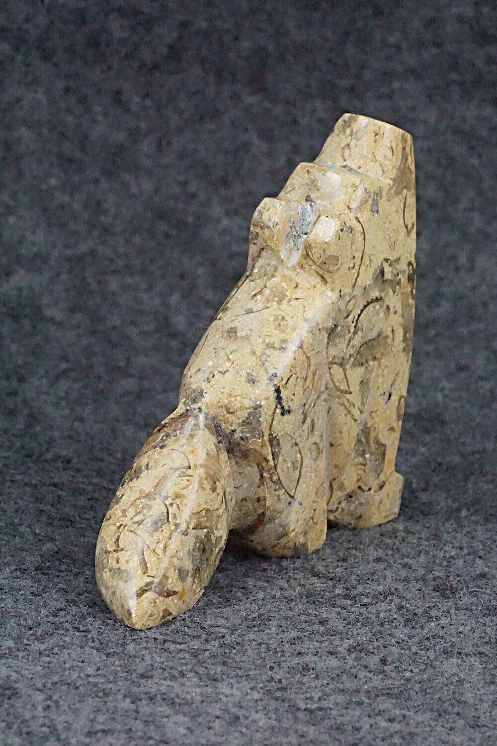 Wolf Zuni Fetish Carving - Bernard Laiwakete
