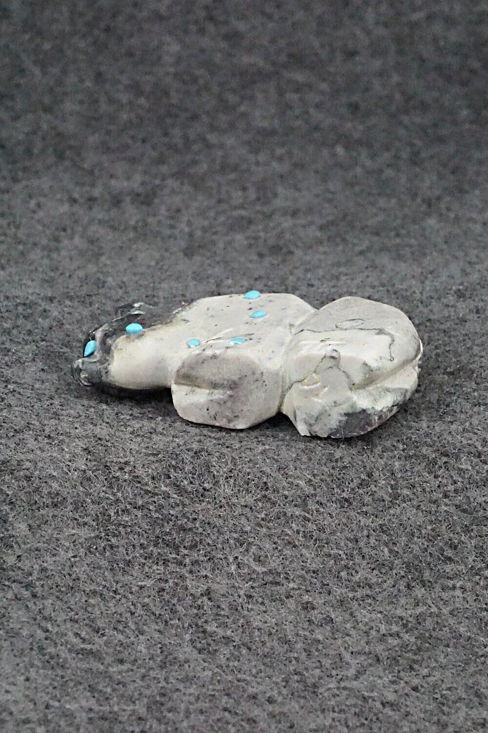 Bear Zuni Fetish Carving - Danette Laate