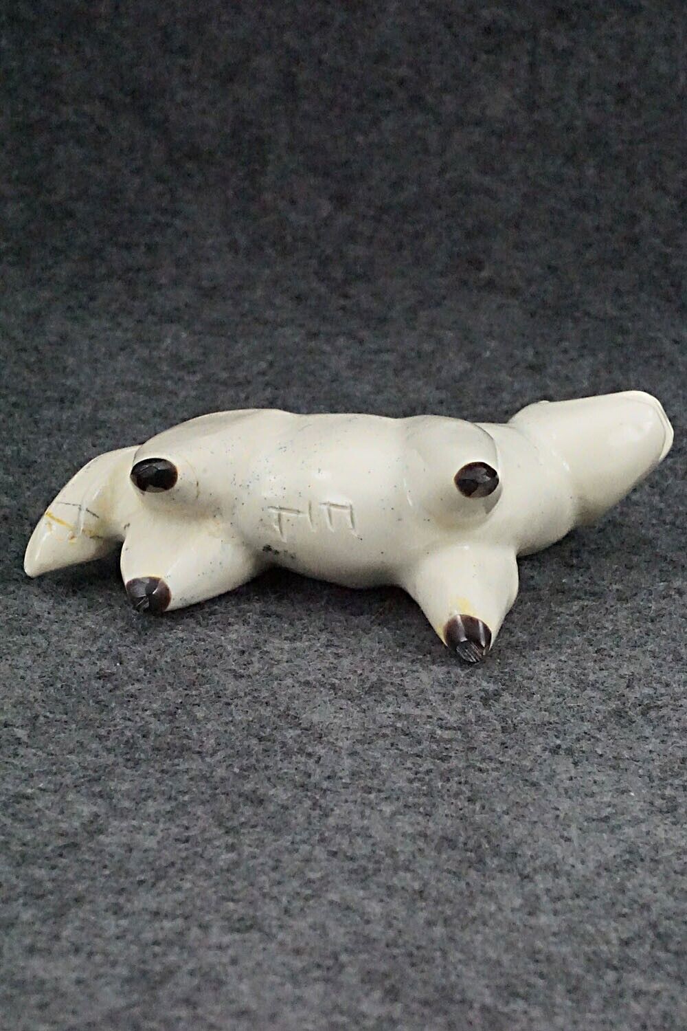 Horse Zuni Fetish Carving - Enrike Leekya