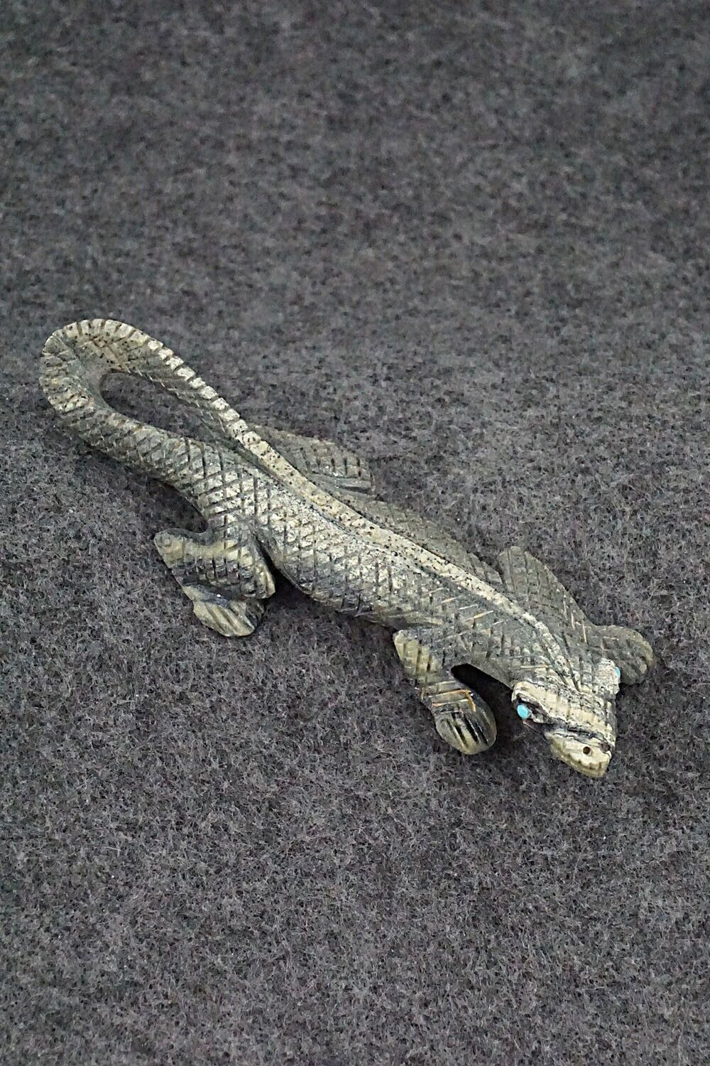 Lizard Zuni Fetish Carving - Lance Cheama