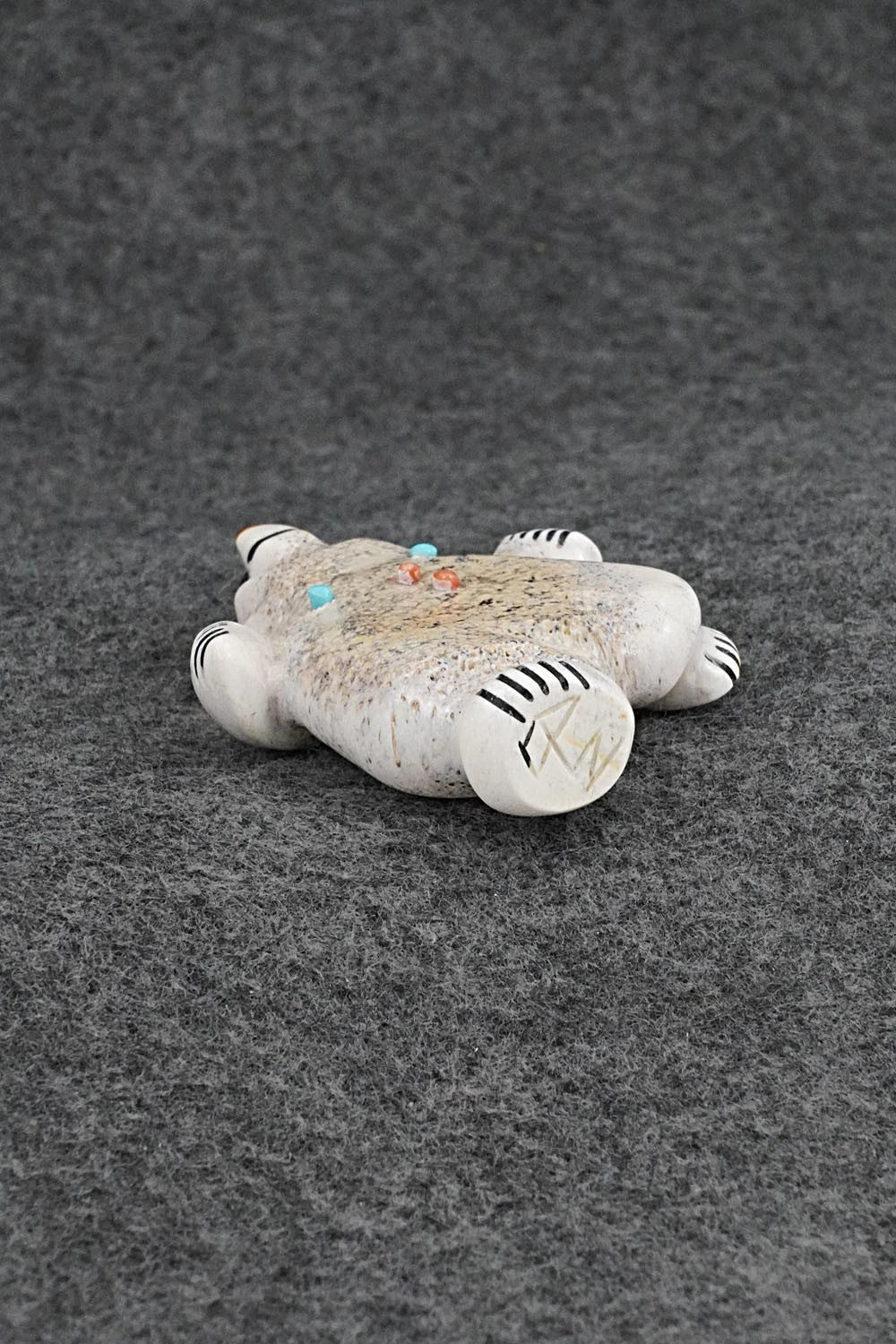 Bear Zuni Fetish Carving - Claudia Peina