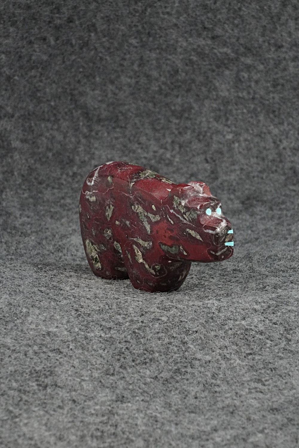 Bear Zuni Fetish Carving - Bernard Laiwakete