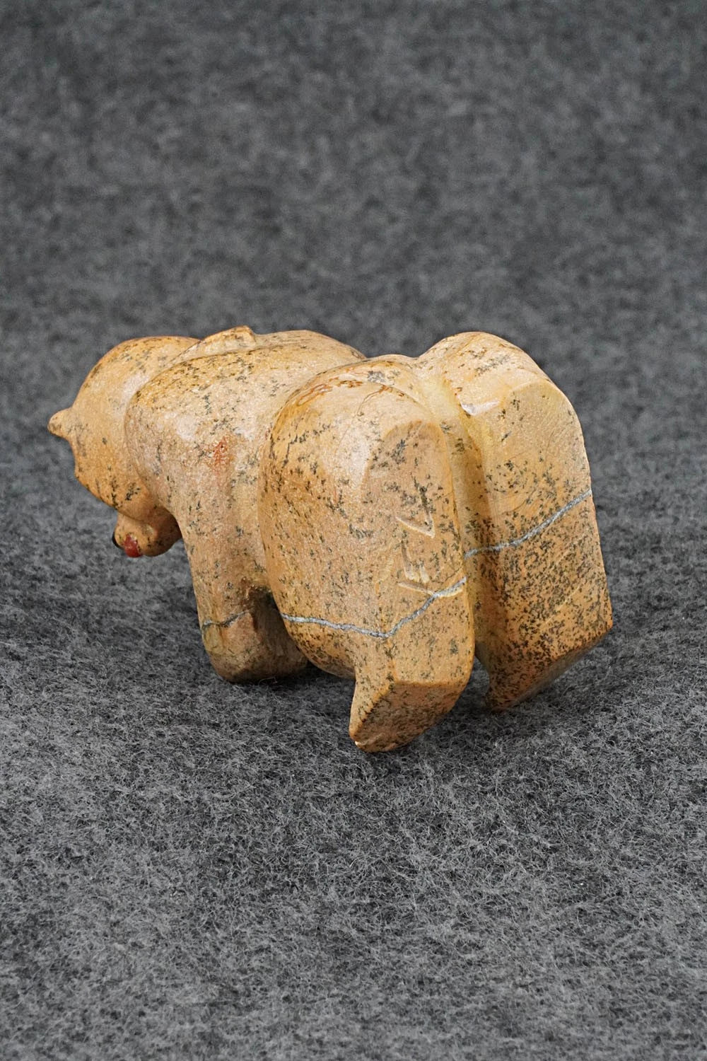 Bear Zuni Fetish Carving - Freddie Leekya