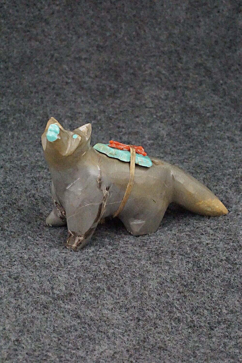 Wolf Zuni Fetish Carving - Enrike Leekya