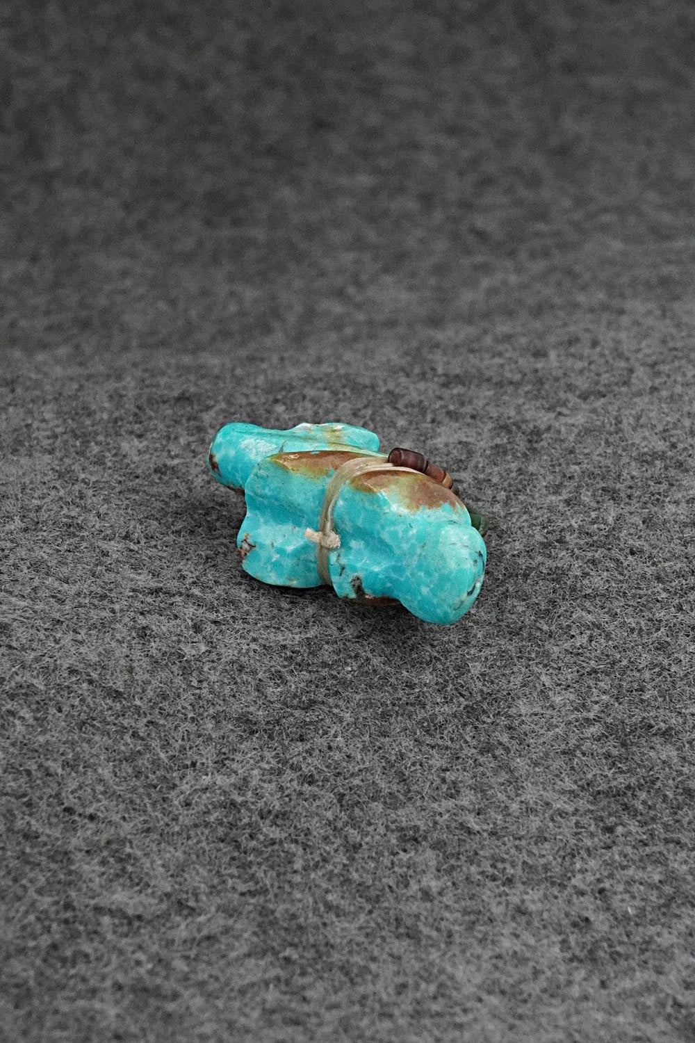 Bear Zuni Fetish Carving - Benina Kallestewa