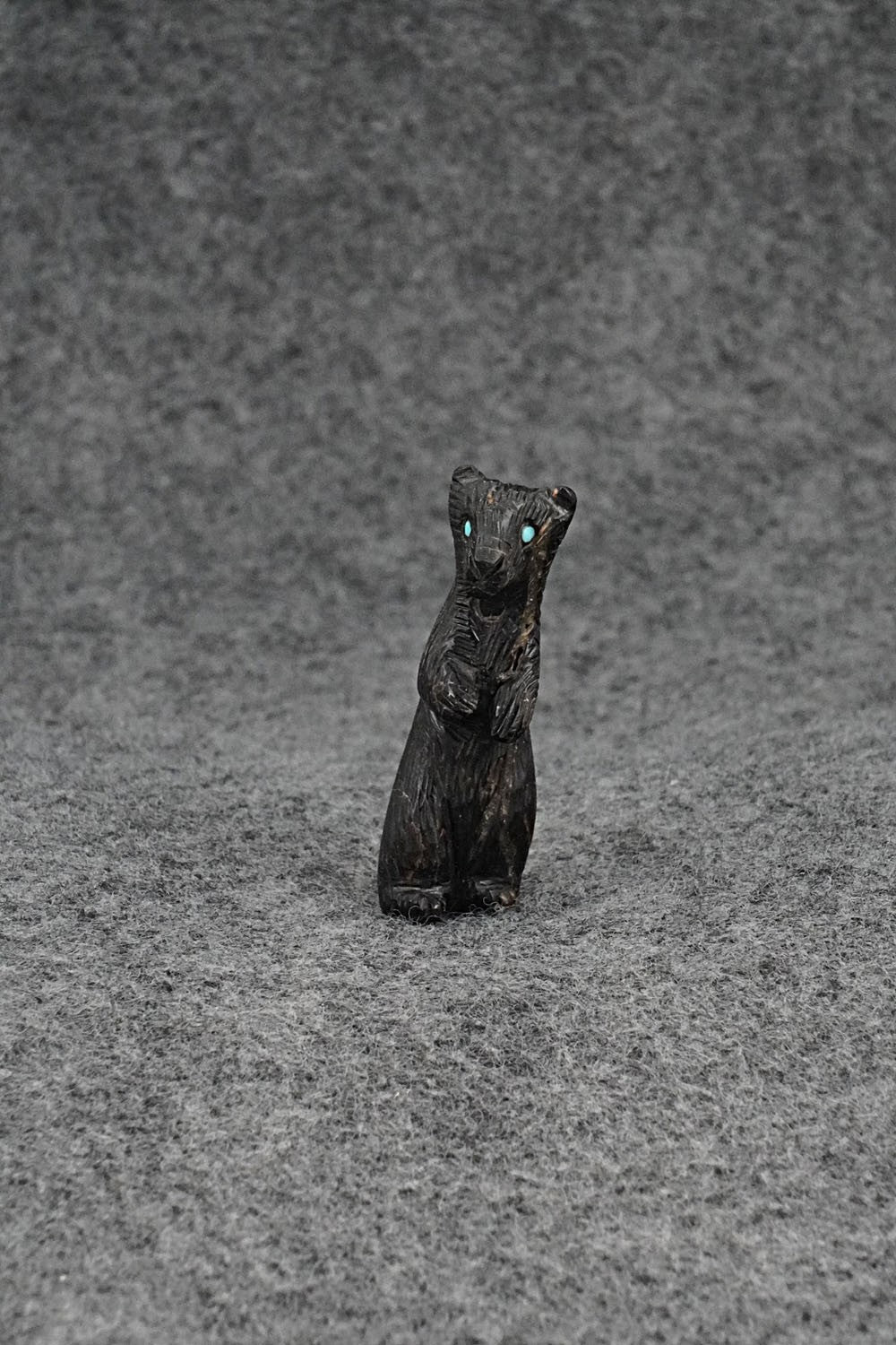 Bear Zuni Fetish Carving - Lance Cheama