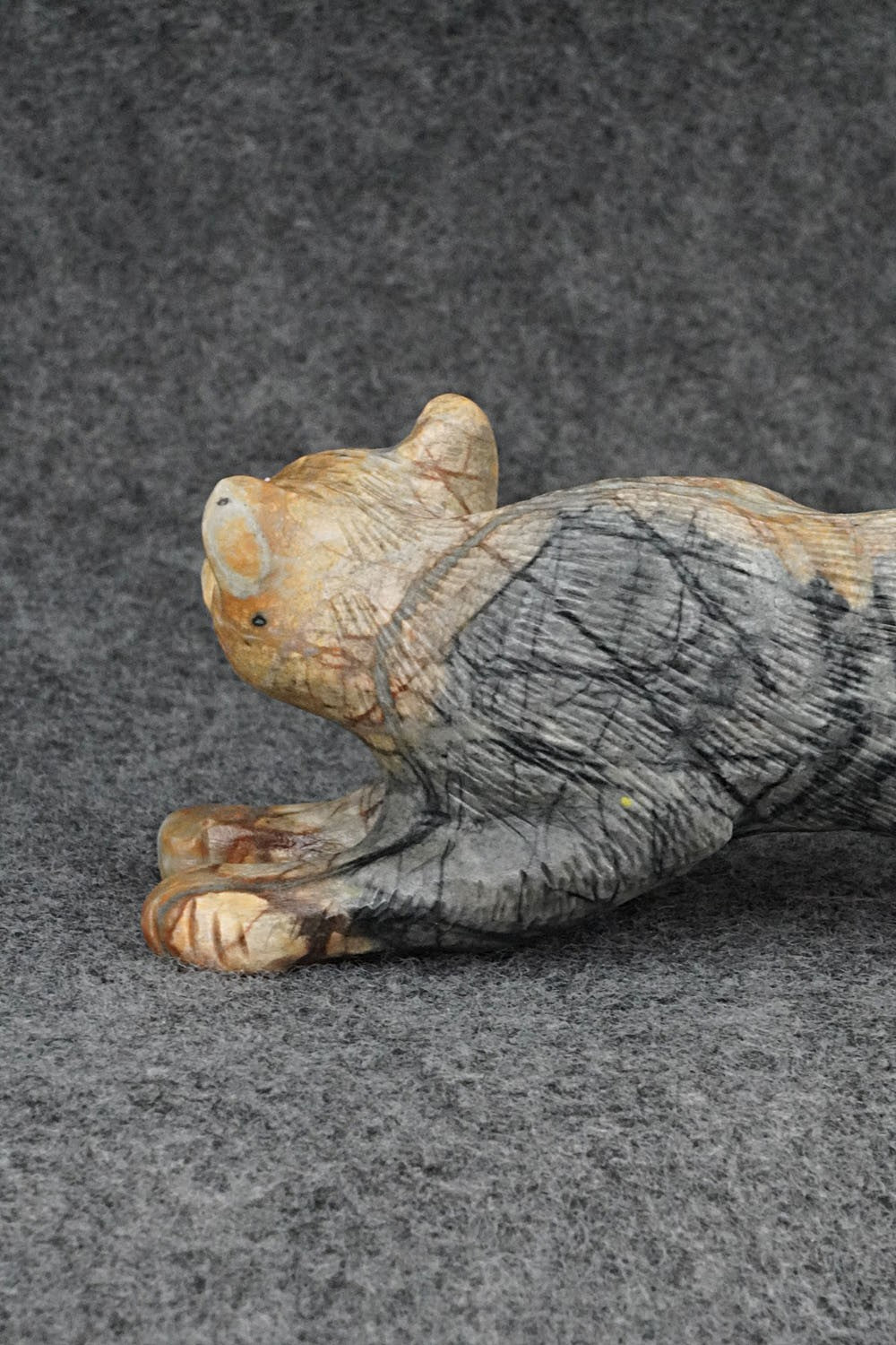 Mountain Lion Zuni Fetish Carving - Wilfred Cheama