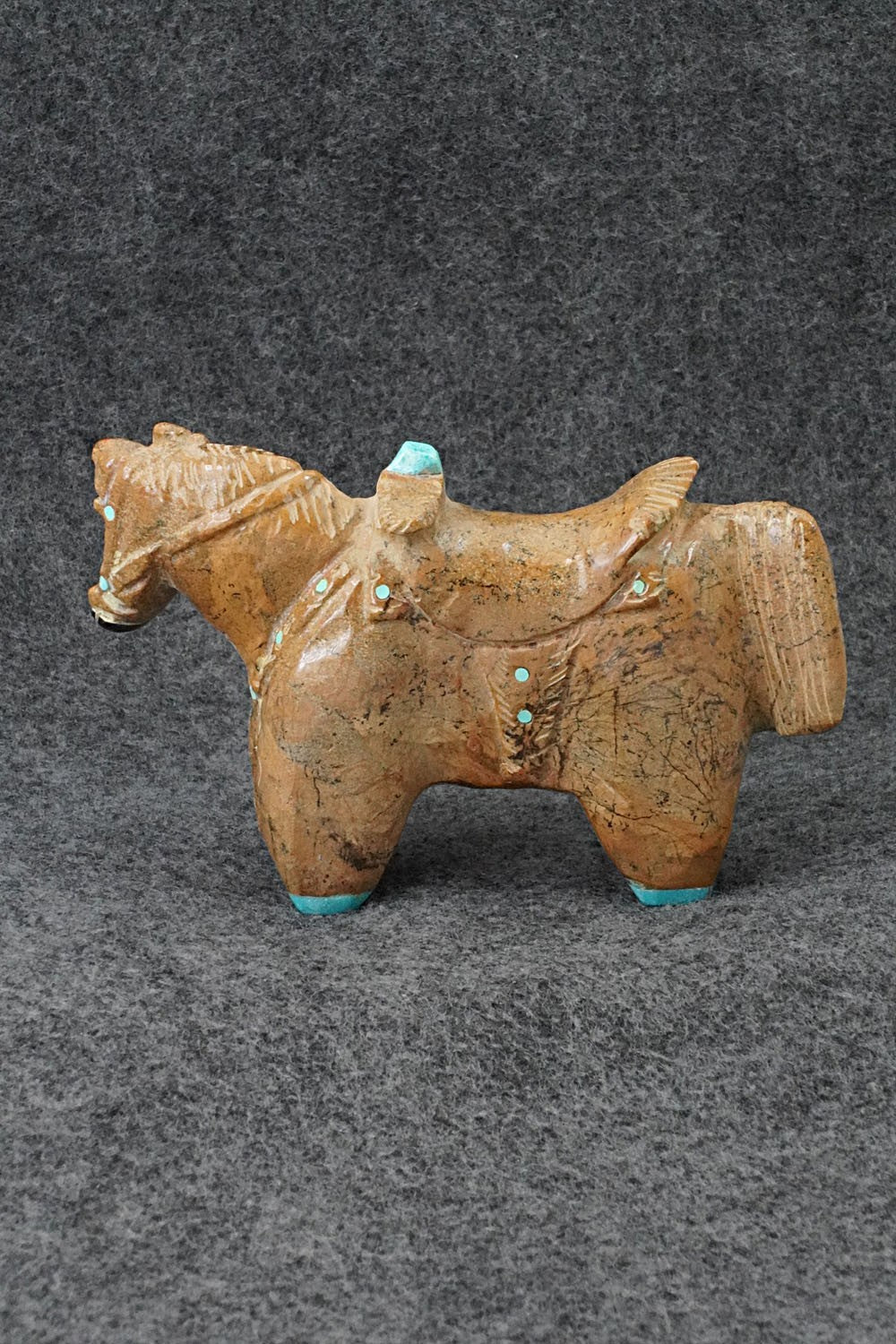 Horse Zuni Fetish Carving - Freddie Leekya