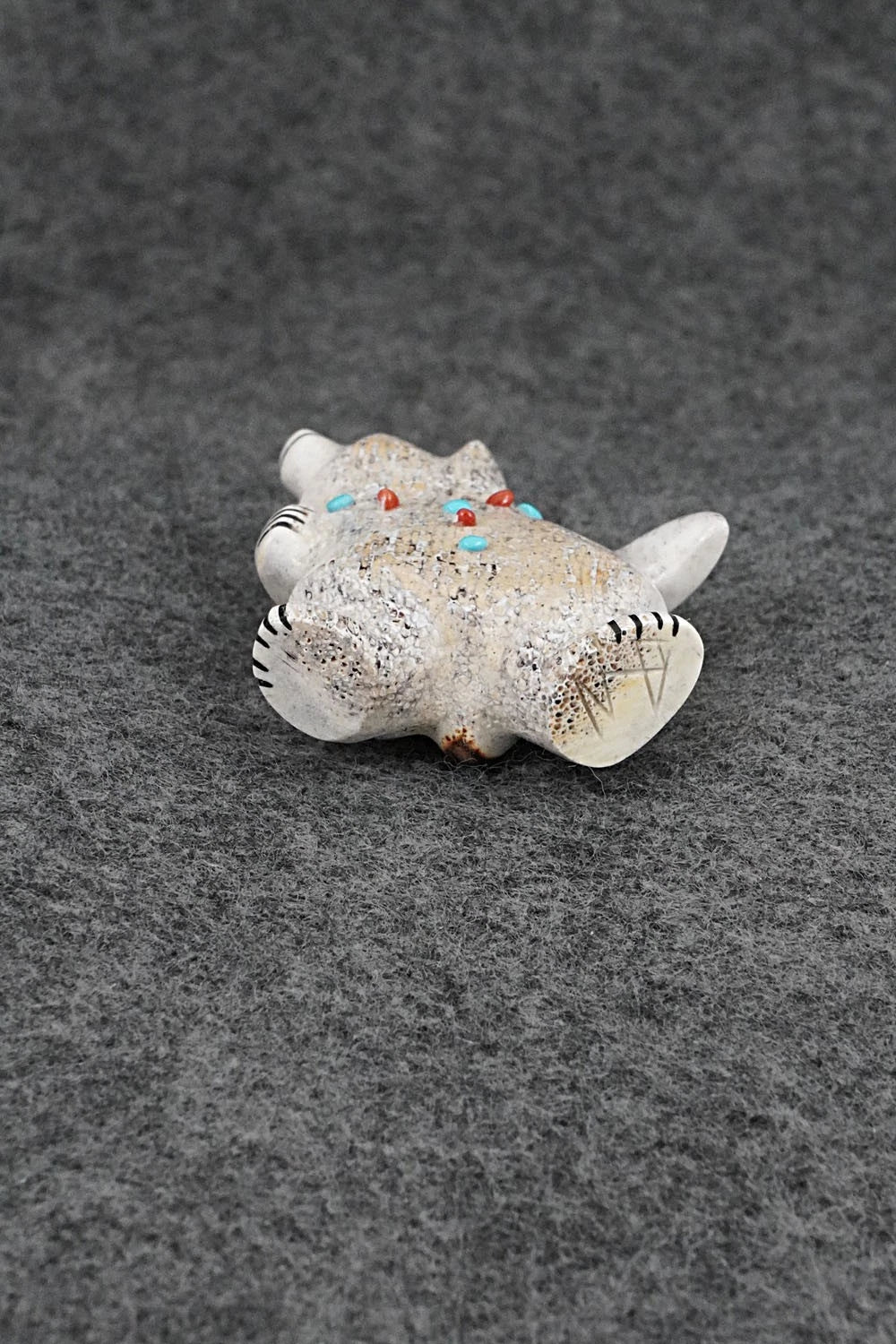 Bear Zuni Fetish Carving - Claudia Peina