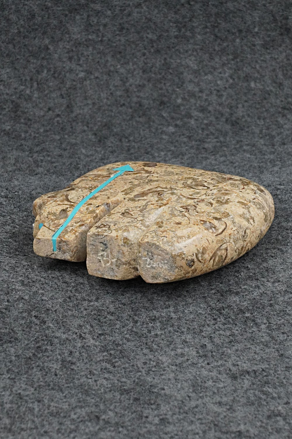Bear Zuni Fetish Carving - Bernard Laiwakete