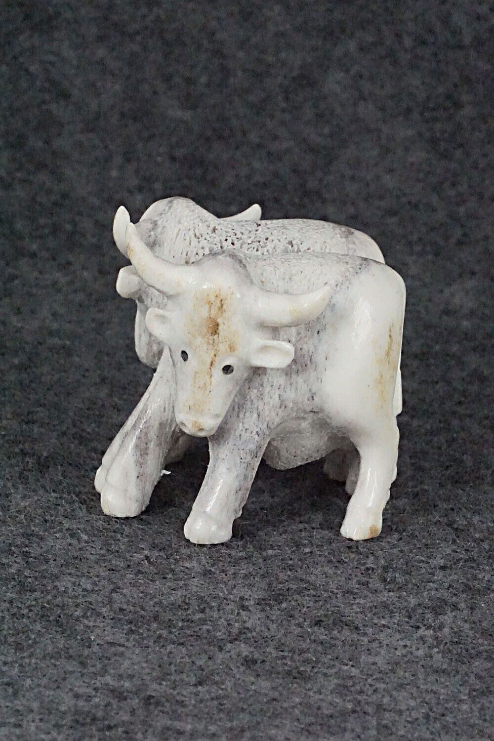 Bulls Zuni Fetish Carving - Maxx Laate