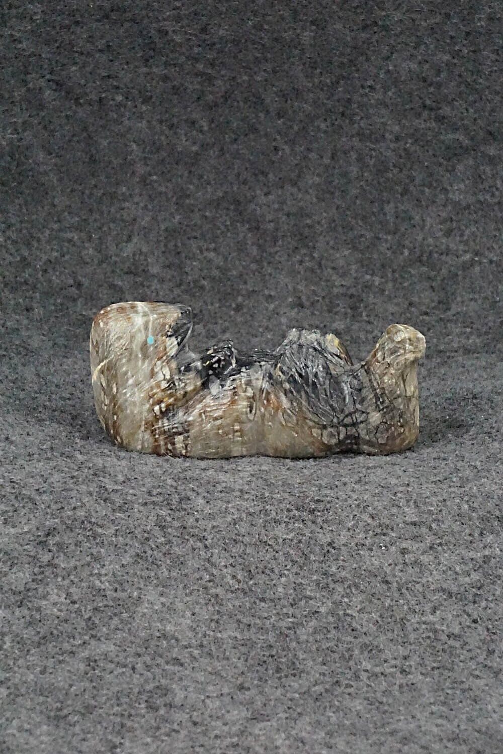 Otter Zuni Fetish Carving - Tony Mackel