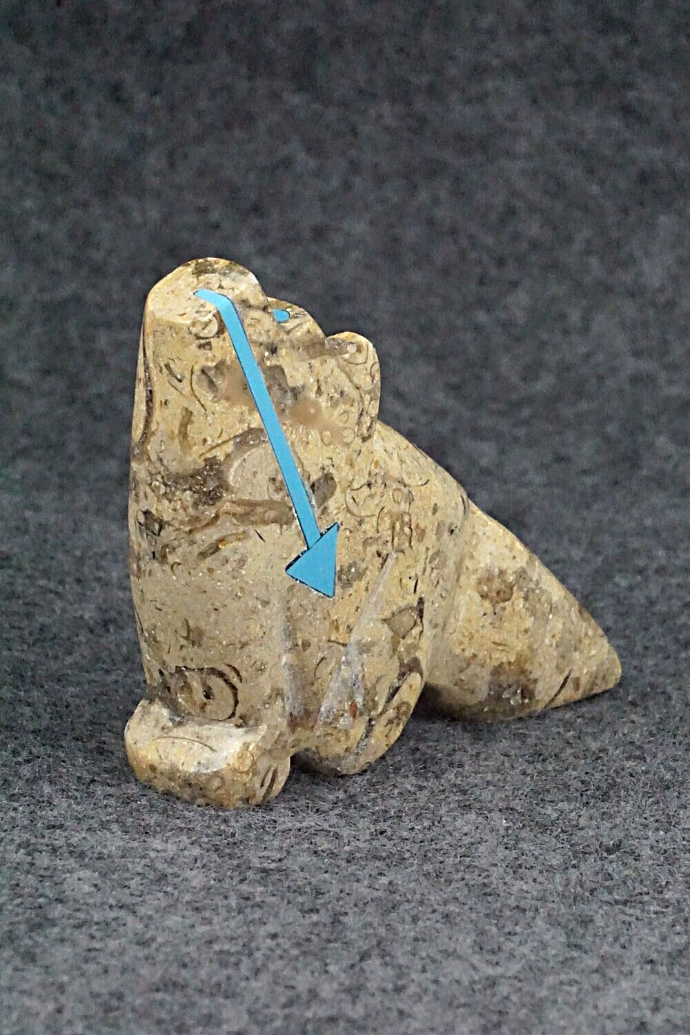 Wolf Zuni Fetish Carving - Bernard Laiwakete
