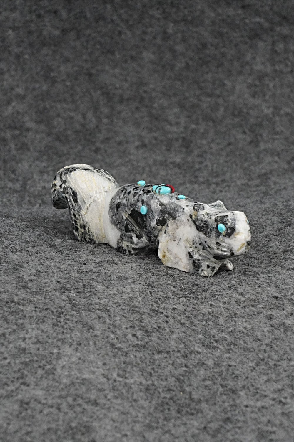 Squirrel Zuni Fetish Carving - Dannette Laate