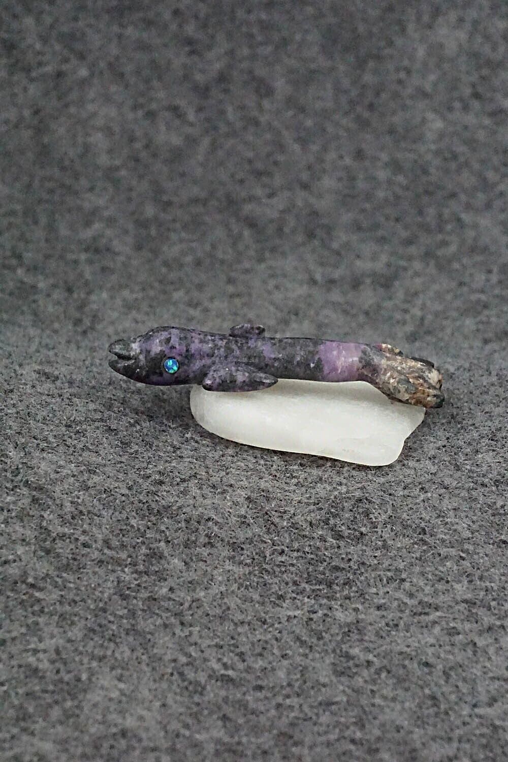 Dolphin Zuni Fetish Carving - Shanice Hattie