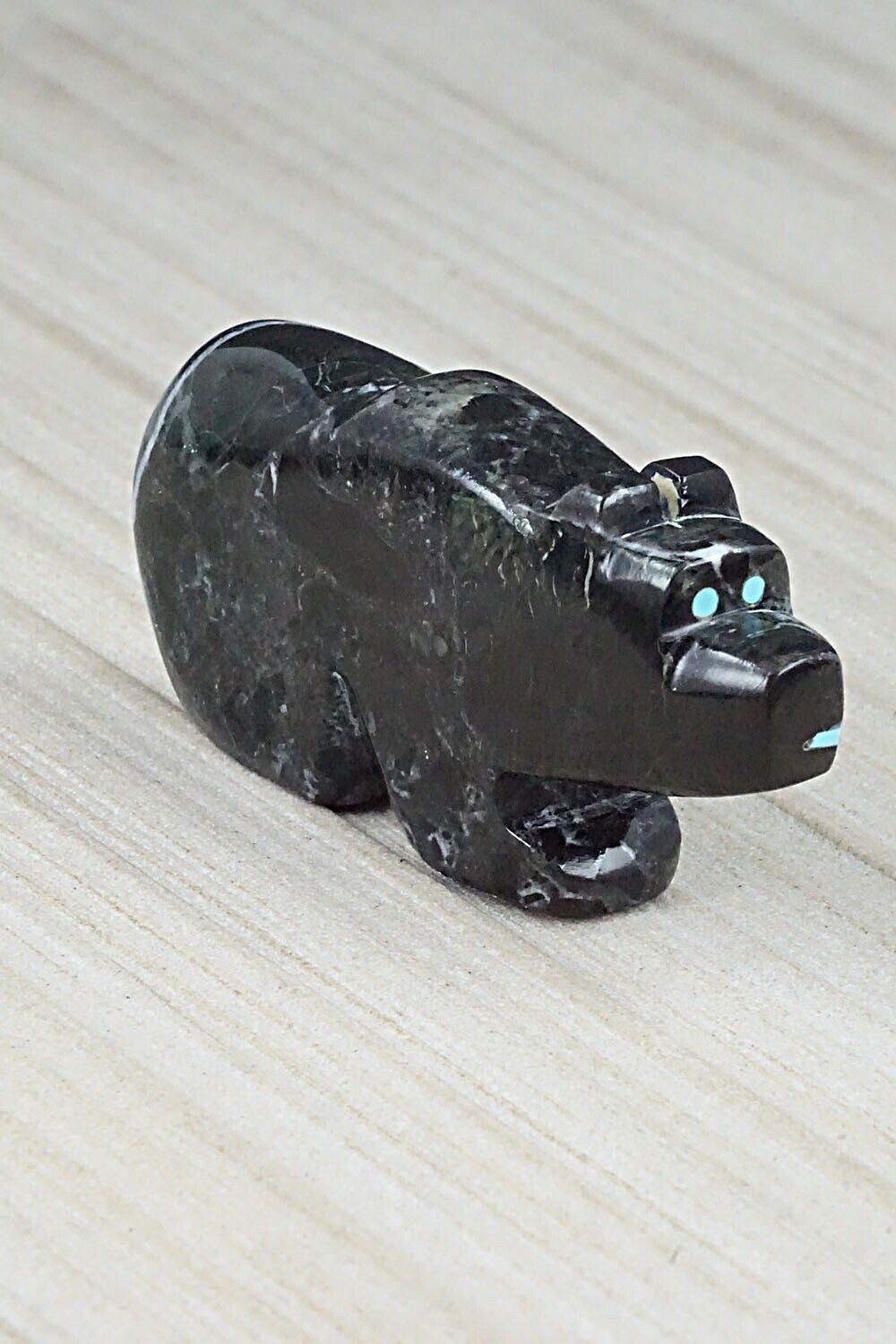 Bear Zuni Fetish Carving - Bernard Laiwakete