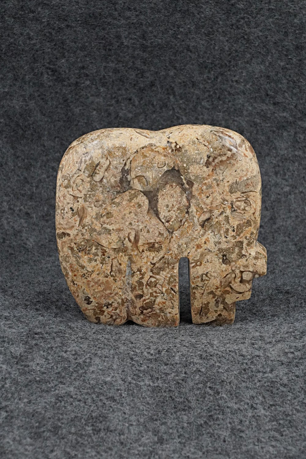 Bear Zuni Fetish Carving - Bernard Laiwakete