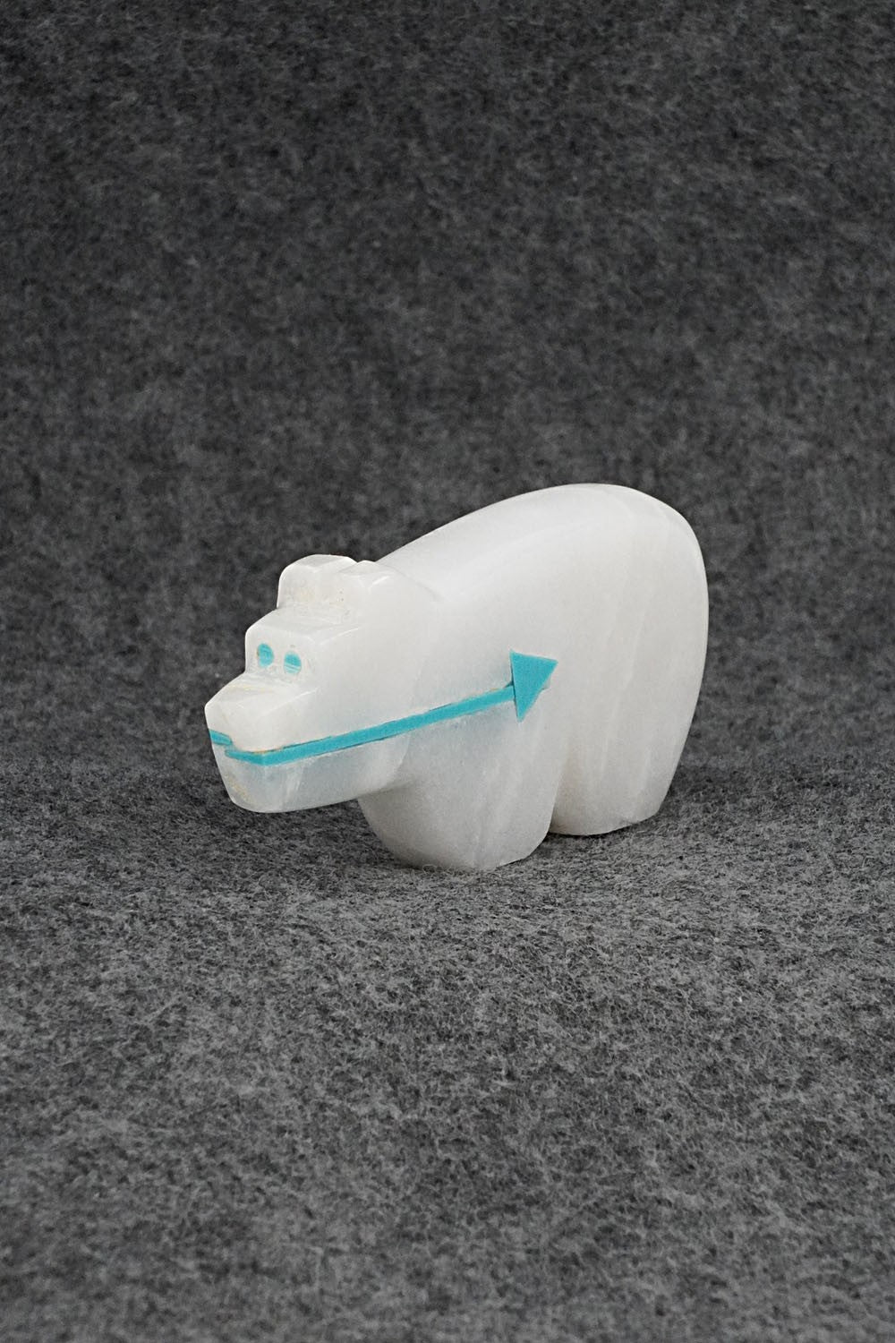 Bear Zuni Fetish Carving - Bernard Laiwakete