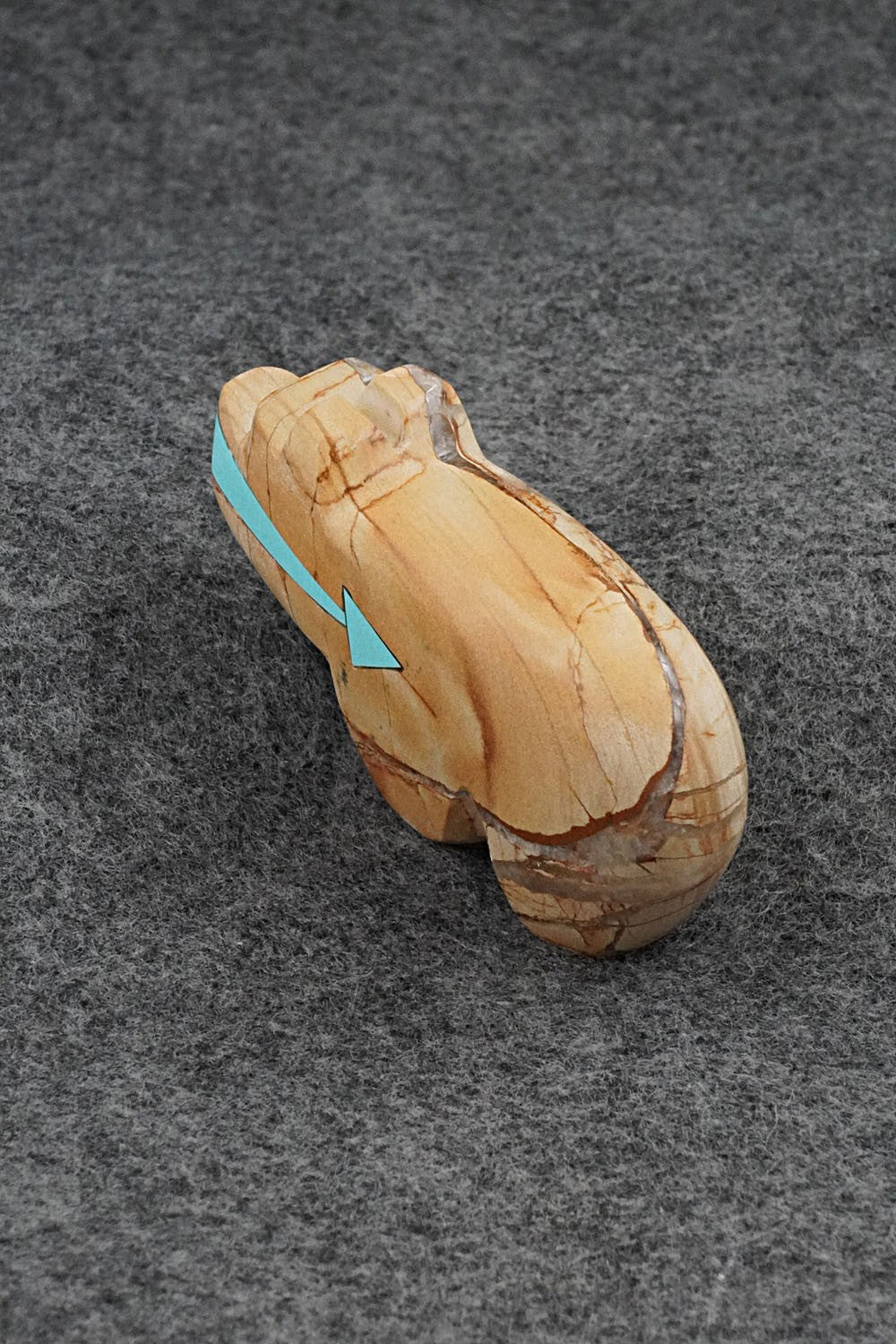 Bear Zuni Fetish Carving - Bernard Laiwakete