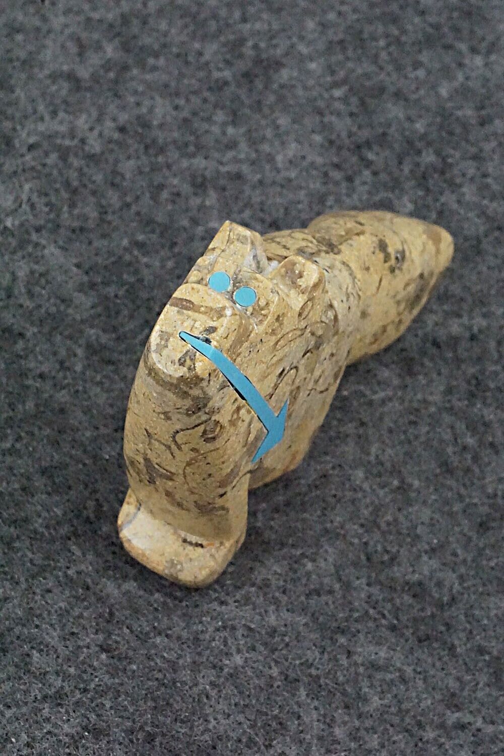 Wolf Zuni Fetish Carving - Bernard Laiwakete